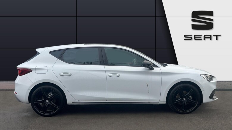 SEAT Leon 1.5 TSI 150 FR Black Edition 5dr [DAP] Petrol Hatchback